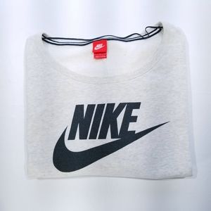 Nike sportwear croptop for women Tshirt size L